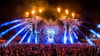 Strike As A Die Hard op Q-BASE 001