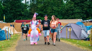 Duizend-en-één-gedachten. Dit denk je op een festi
