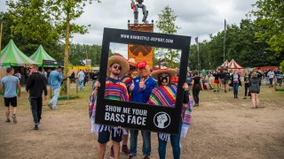 Duizend-en-één-gedachten. Dit denkt een toerist op