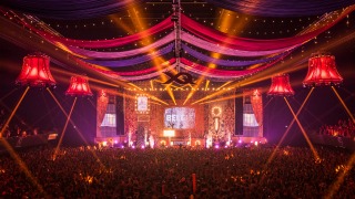 X-Qlusive Holland XXL 2018 - Geen greintje fatsoen