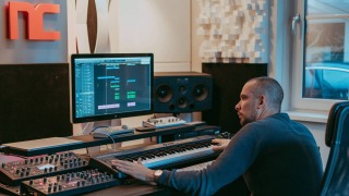 Noisecontrollers over het laatste Hard Bass anthem